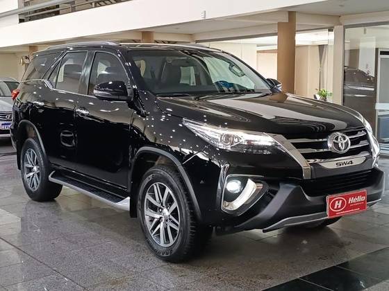 TOYOTA HILUX SW4 2.8 SRX 4X4 16V TURBO INTERCOOLER DIESEL 4P AUTOMÁTICO TOYOTA HILUX SW4 2.8 SRX 4X4 16V TURBO INTERCOOLER DIESEL 4P AUTOMÁTICO